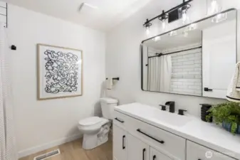 Upstairs Hallway Bathroom