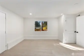 Bonus Room / Downstairs living area