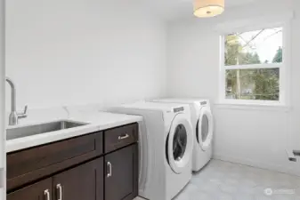 Upper Laundry room with my favorite floor tile, the Moda Del Mar Vancouver 8" hexagon