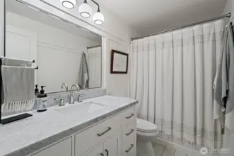 Full Guest Bathroom.