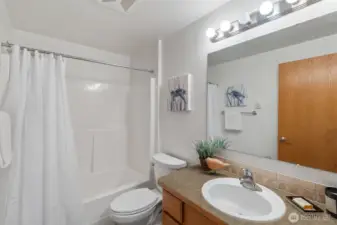 Upper guest bath