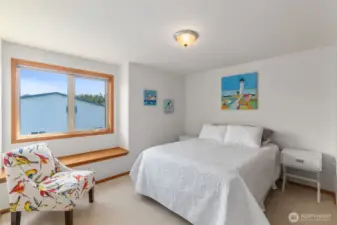 Guest bedroom 2