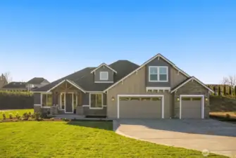 ALL PHOTOS REPRESENTATIVE. MAY DEPICT COST ADDED OR UNAVAILABLE FEATURES.