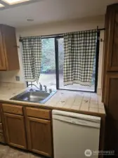 SINK WITHOUT DIRTY DISHES