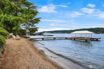 80' of Sandy No Bank Waterfront