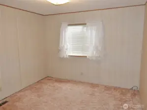 2nd Bedroom.