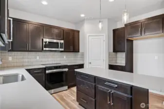 Quartz Counters, walk-in pantry