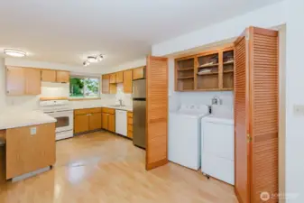 All appliances stay, including the washer/dryer