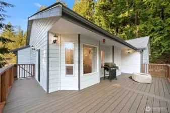 Large back deck for effortless indoor/outdoor living.