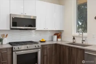 Modern Kitchen with plenty of storage