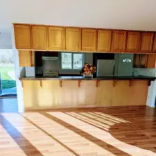 Expansive Breakfast bar