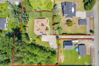 Outline showing you the configuration of the lot. Owner installed new fence off of the 180th, South side of the house! Was all stickers and brush and much was cleared out!