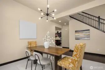 Spacious formal dining room with nearly 10-foot ceilings.