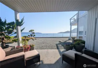 Patio for entertaining and relaxing, with amazing views.