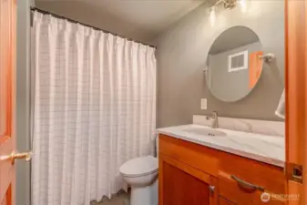 Upstairs full bathroom, fully remodeled