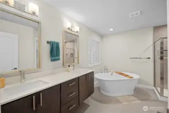 5-piece ensuite bath