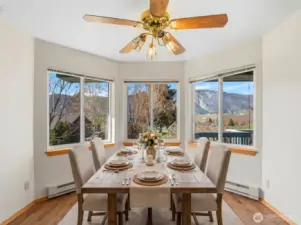 Dining area - virtual staging