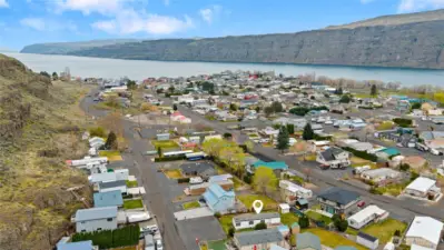 Proximity to riverfront