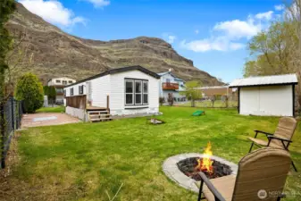 Flat lot perfect for entertaining