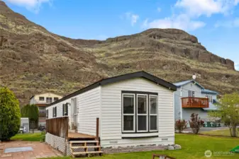 backside of home that faces the kitchen