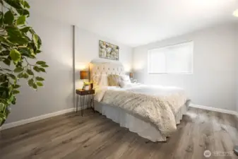 Large bedroom easily fits king size bed