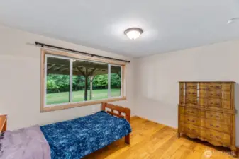 Lower bonus room