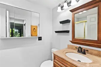 Primary 3/4 bath