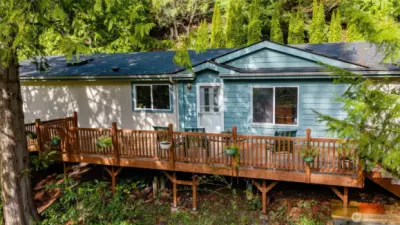 Large deck across the front