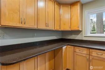 Beautiful countertops and plenty of cabinet storage