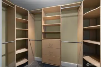 Beautiful walk in closet is fully built out! Plenty of storage.
