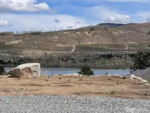 See clear across the Columbia River.