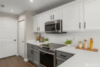 Enjoy making delicious meals in your newer ss steel appliances!