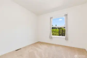 Nice second bedroom!
