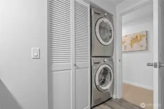 Full size washer and dryer conveniently located!