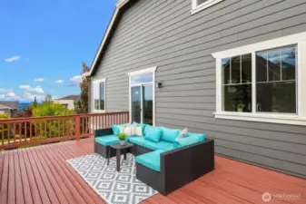 Deck with access from kitchen/dining