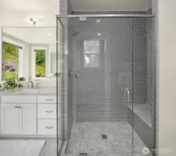 2nd main suite bathroom