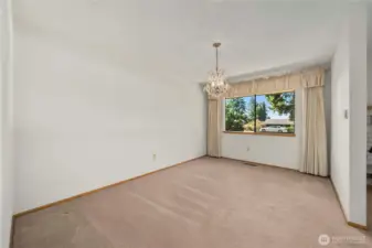Formal dining room without virtual staging.