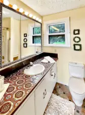 4403...Main floor full bath.