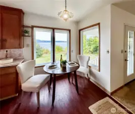 4407...Kitchen eating area with commanding views of the the water, sunsets, wildlife & boat traffic.