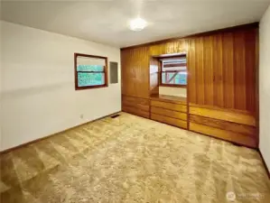 4407...2nd bedroom with built in's.