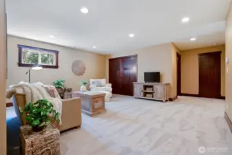 Main House - upstairs - rec-room