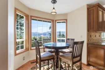 Breakfast nook overlooking Rose Valley.