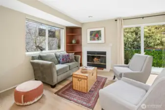 Living room & balcony