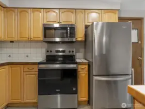 The stove/range is brand new.