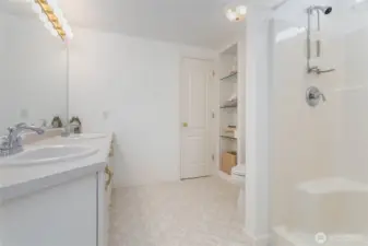 Bedroom 3 bath