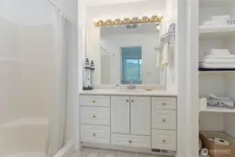Bedroom 4 Bathroom