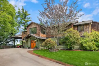 Welcome to this classic Bainbridge Island home.
