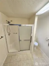2nd Bath with sit down shower