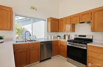 Range hood to be installed prior to listing.