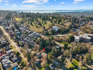 Great location on Queen Anne. Very walkable